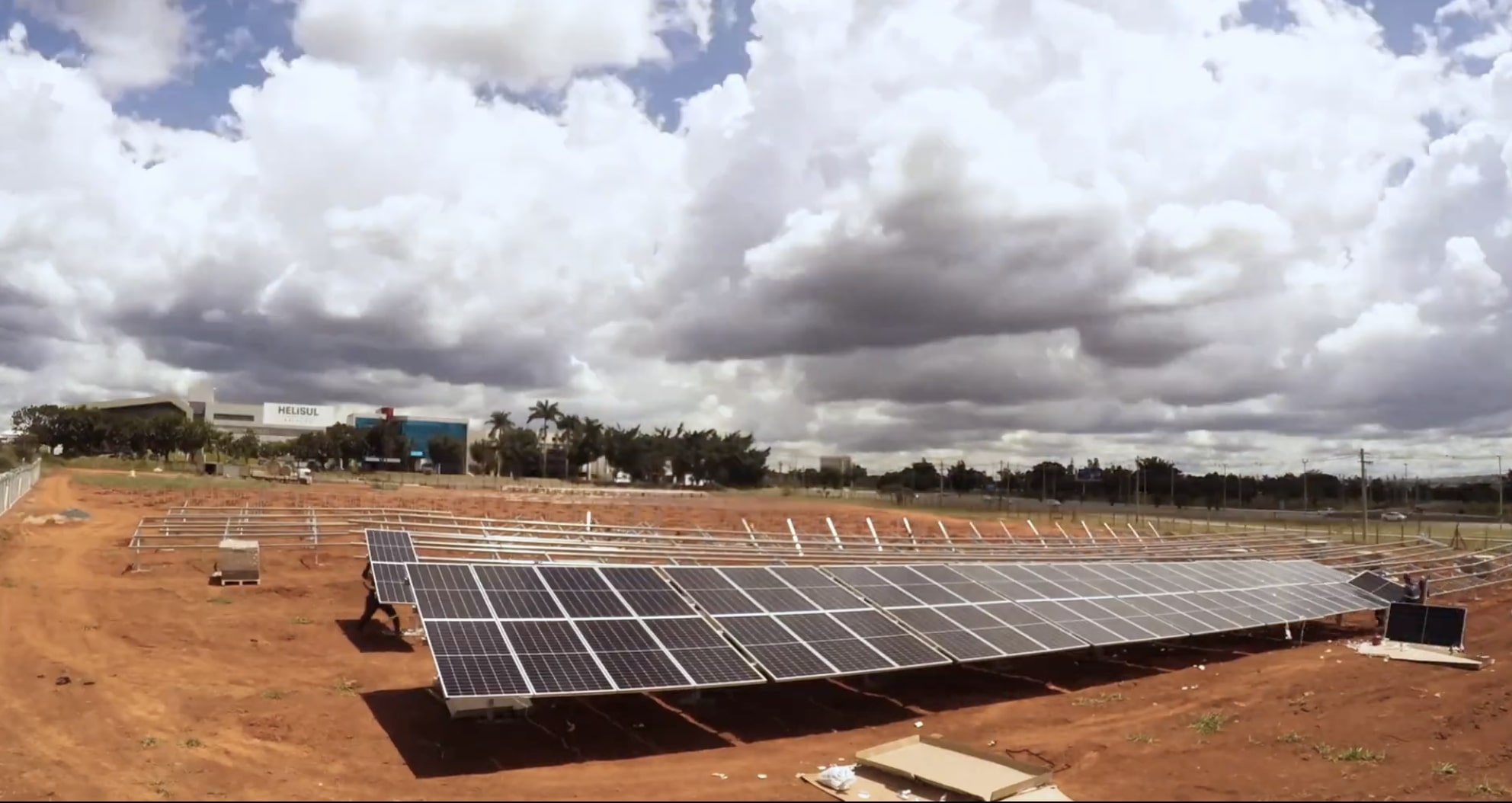 Usina Fotovoltaica Aeroporto de Brasília - Projeto Sustentável FazSol